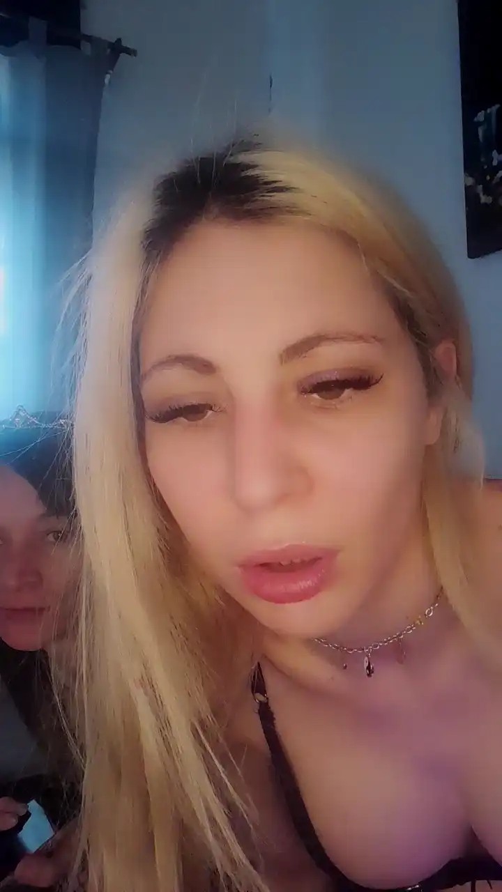 Steffy42 Cam4 - Hot Show Video - 2025 05-07 08:05:40
