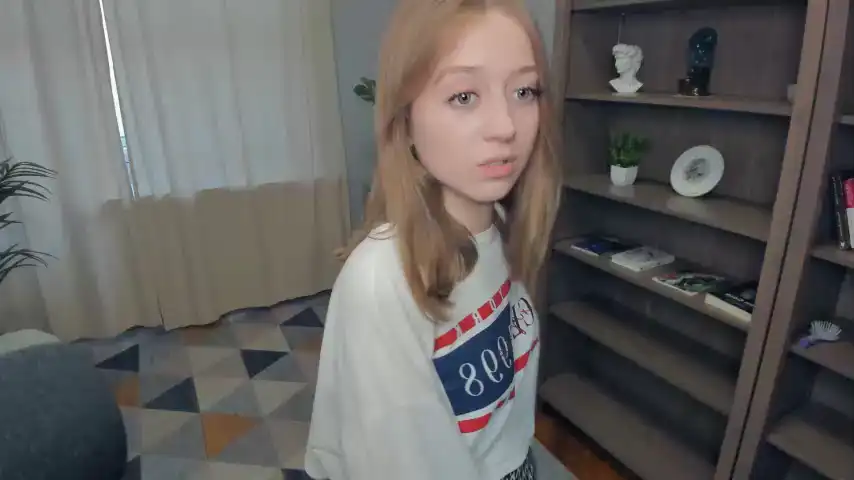 Summer_Bird Chaturbate - Live Video Recording - 2025 05-07 04:05:14