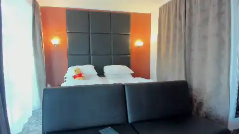 The-Live-House-Girls Flirt4Free - Free Video - 2025 02-08 00:17:53