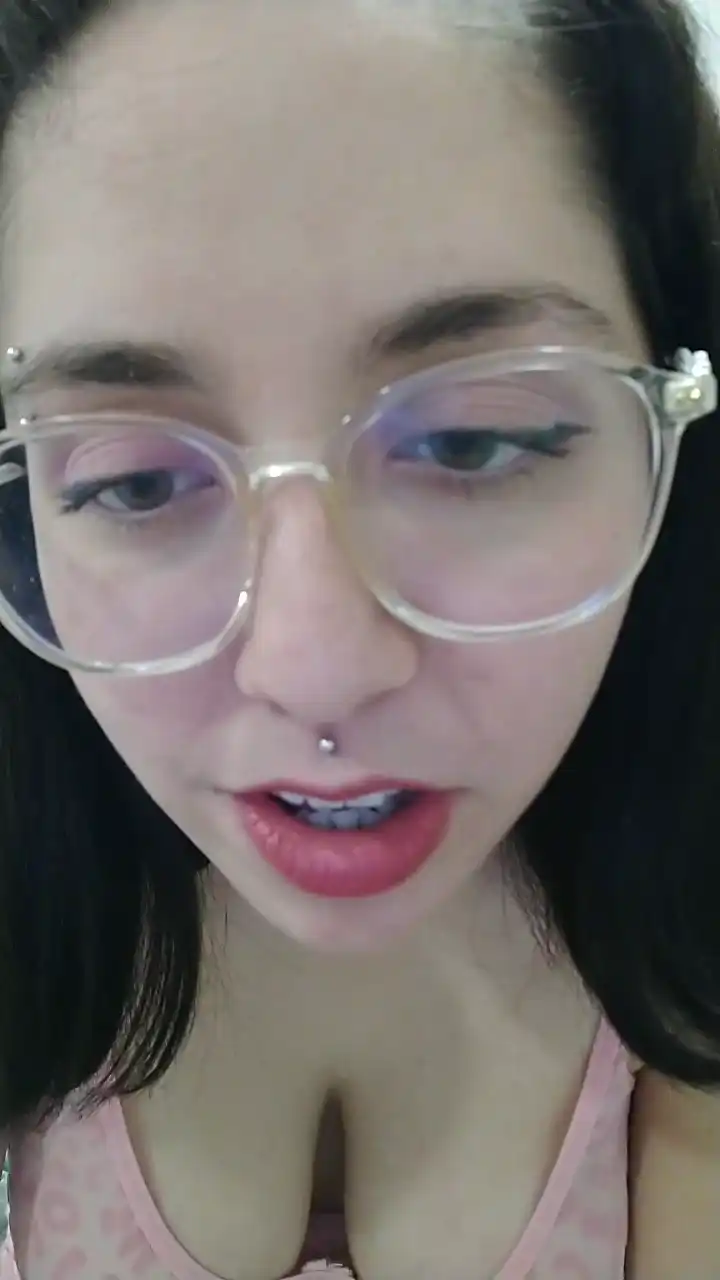 Valkypetitee Cam4 - Private Video - 2025 03-03 27:28:40