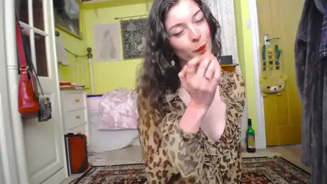 Viola__ Myfreecams - Live Video Recording - 2025 05-01 15:47:18