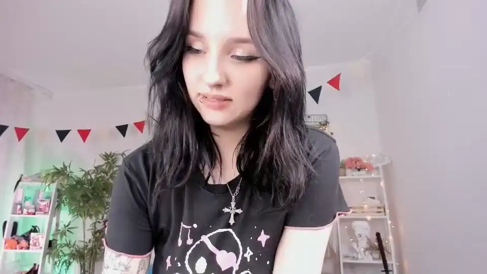 Vivian_Qwerty Chaturbate - Live Video Recording - 2025 04-05 10:56:28