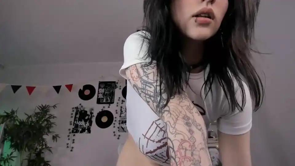 Vivian_Qwerty Chaturbate - Record Video - 2025 04-07 04:49:11