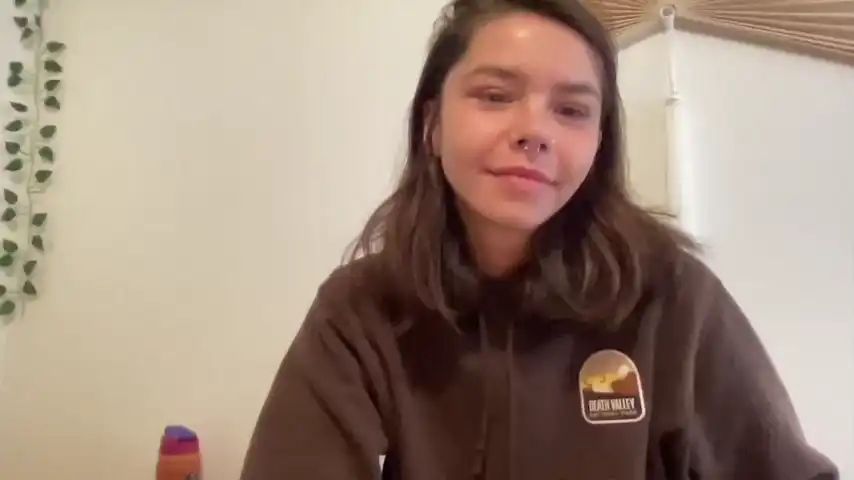 Yourfavoritegirl_ Chaturbate - Free Video - 2025 04-04 12:31:07