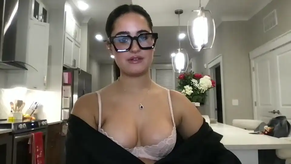 Zoerainee Chaturbate - Record Video - 2025 01-21 16:50:58